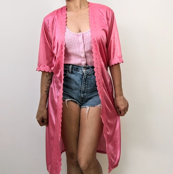 🖤 Vintage Robe - Picture 2 of 7